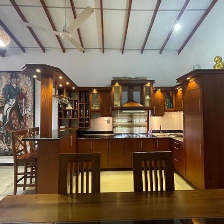 White Horse Hotell Hikkaduwa Eksteriør bilde