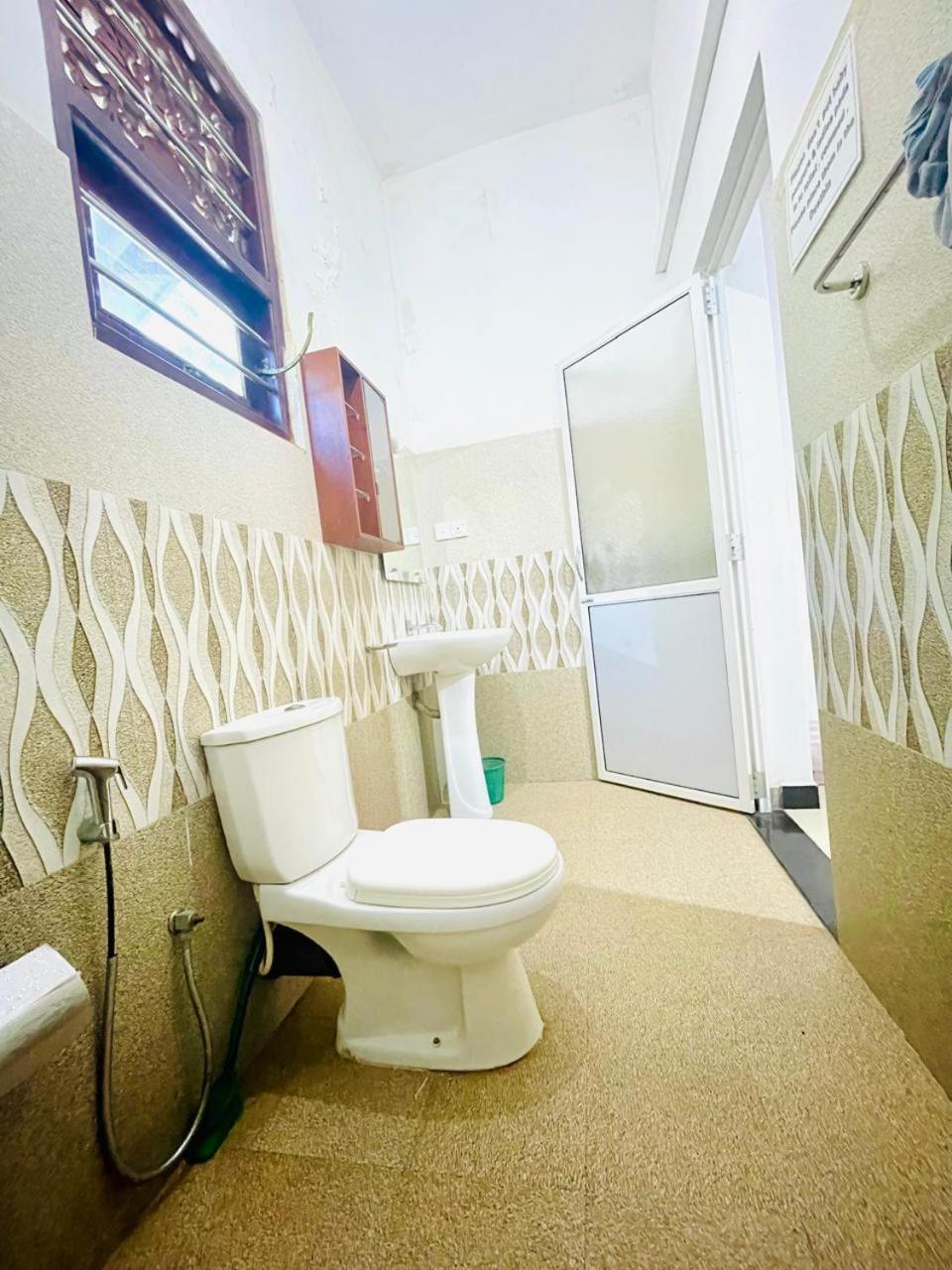 White Horse Hotell Hikkaduwa Eksteriør bilde