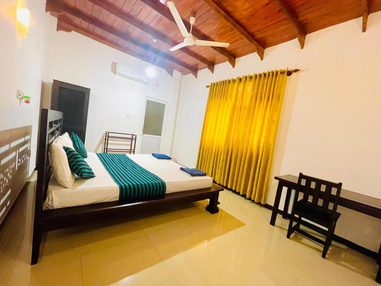 White Horse Hotell Hikkaduwa Eksteriør bilde