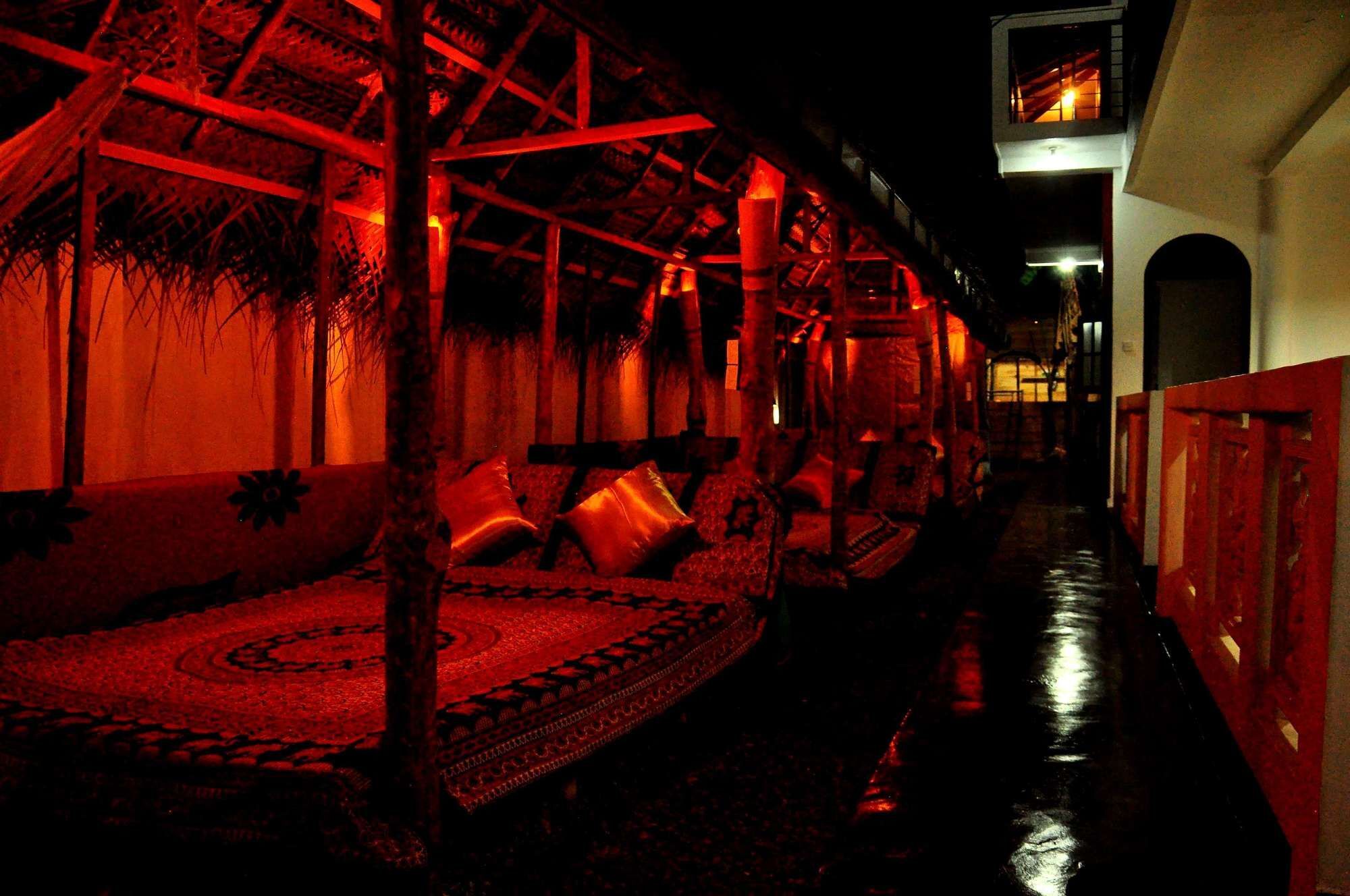 White Horse Hotell Hikkaduwa Eksteriør bilde