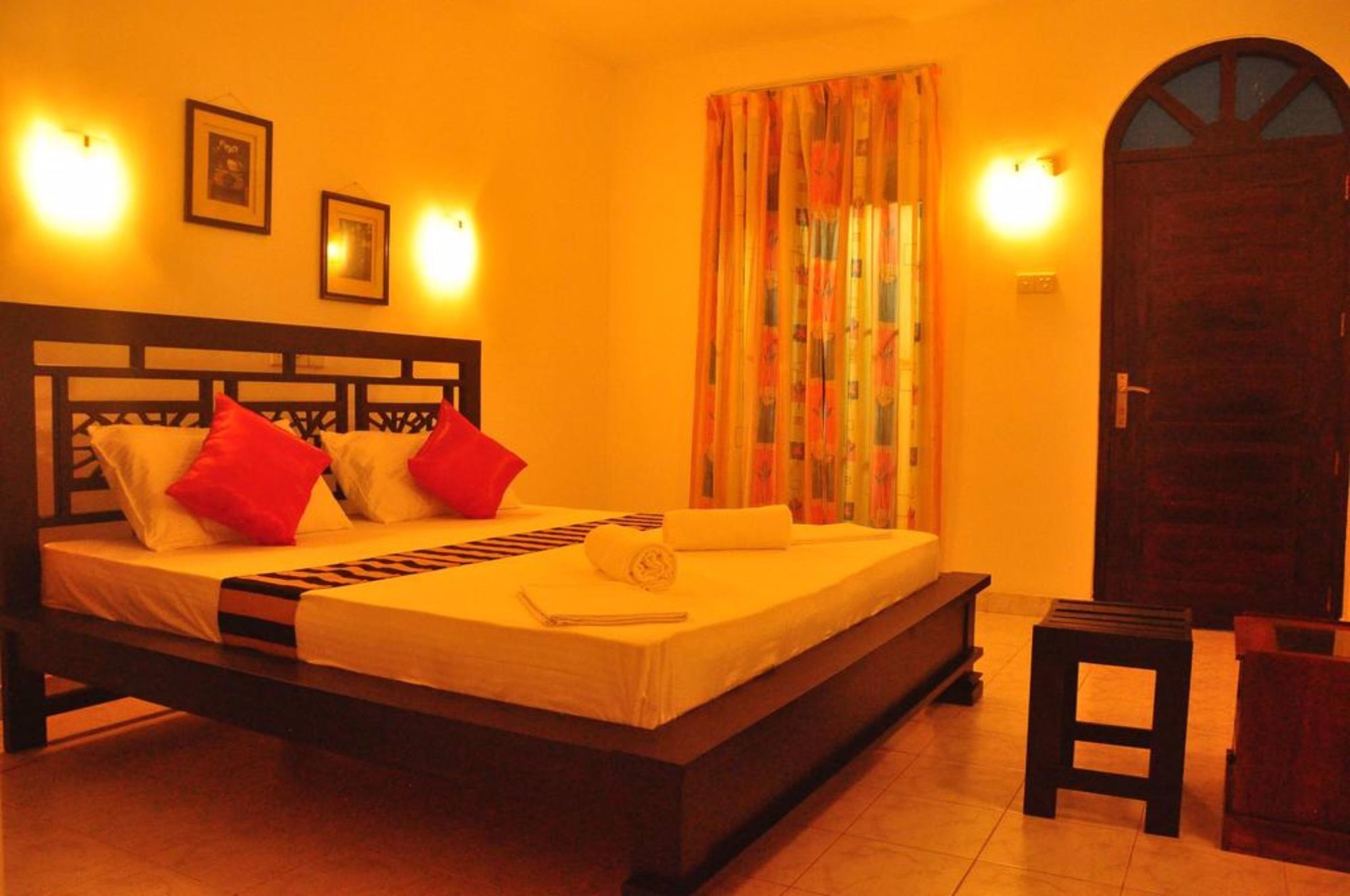 White Horse Hotell Hikkaduwa Eksteriør bilde