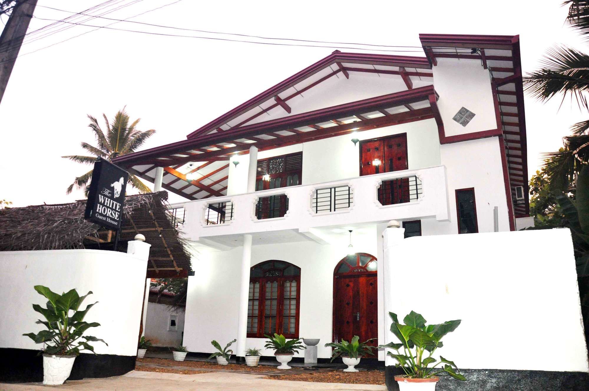White Horse Hotell Hikkaduwa Eksteriør bilde