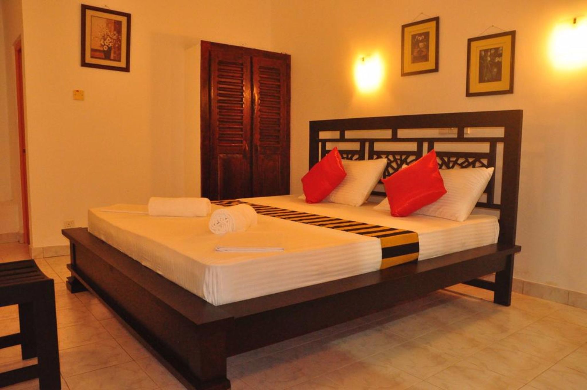 White Horse Hotell Hikkaduwa Eksteriør bilde