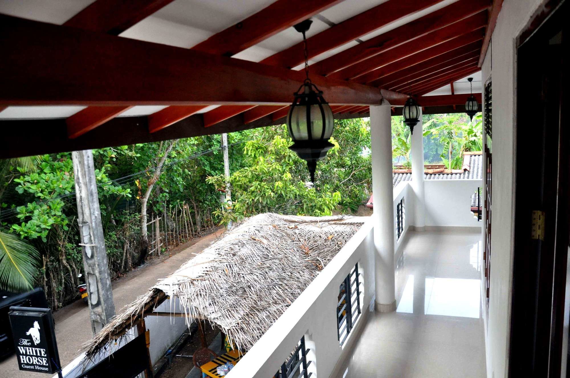 White Horse Hotell Hikkaduwa Eksteriør bilde
