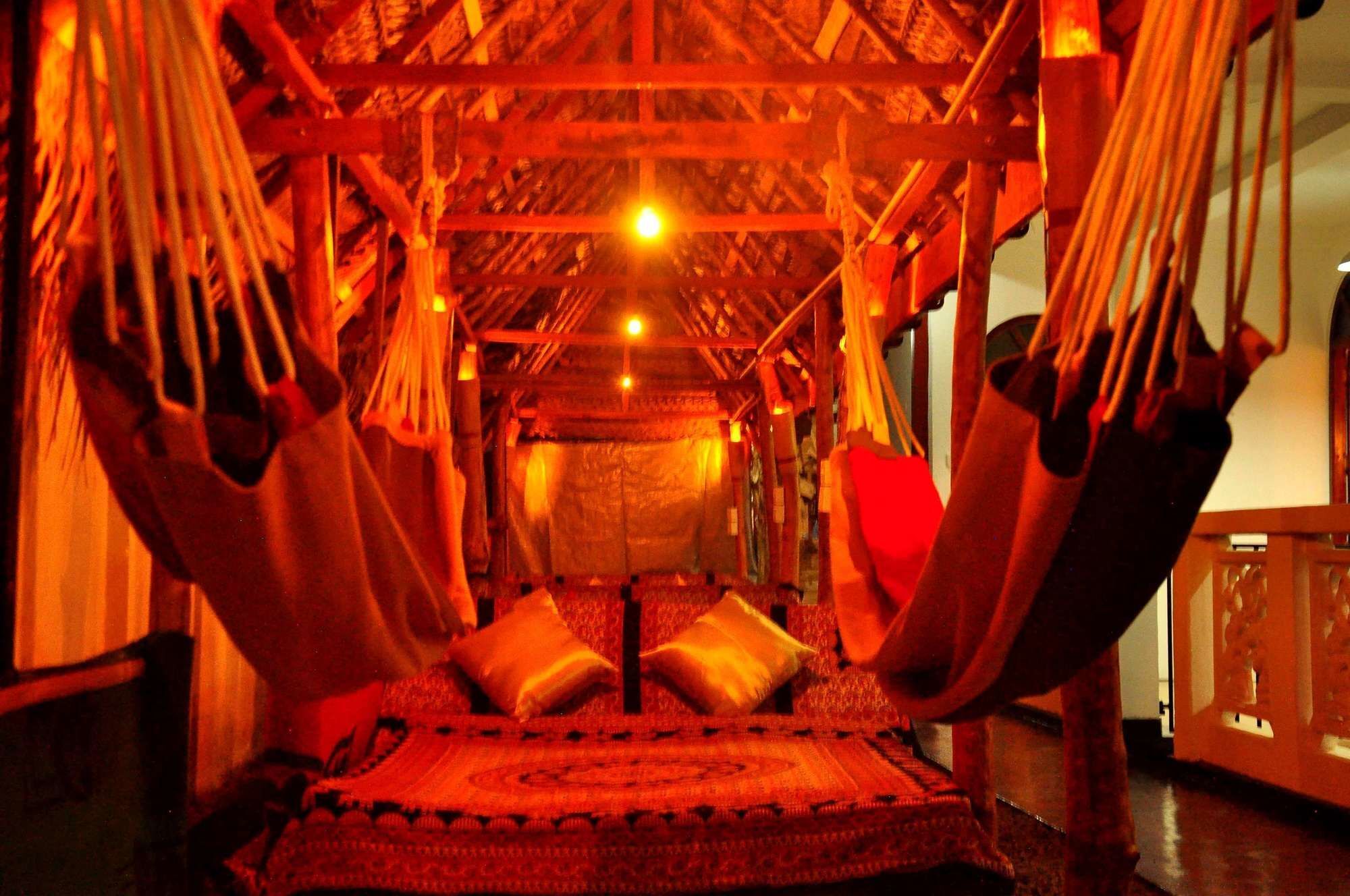 White Horse Hotell Hikkaduwa Eksteriør bilde